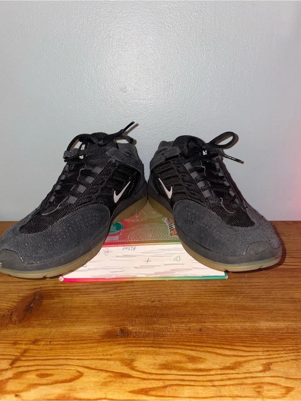 Nike Men’s Black Low-Top Athletic Sneakers